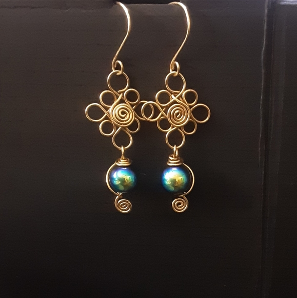 Handcrafted Earrings Gold with Black Aurora Borealis Glass Beads - Picture 8 of 8